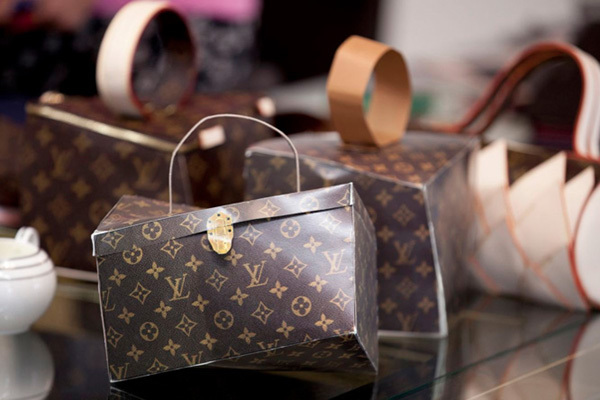 Louis Vuitton Twisted box by Frank Gehry for the celebrating monogram  collection.
