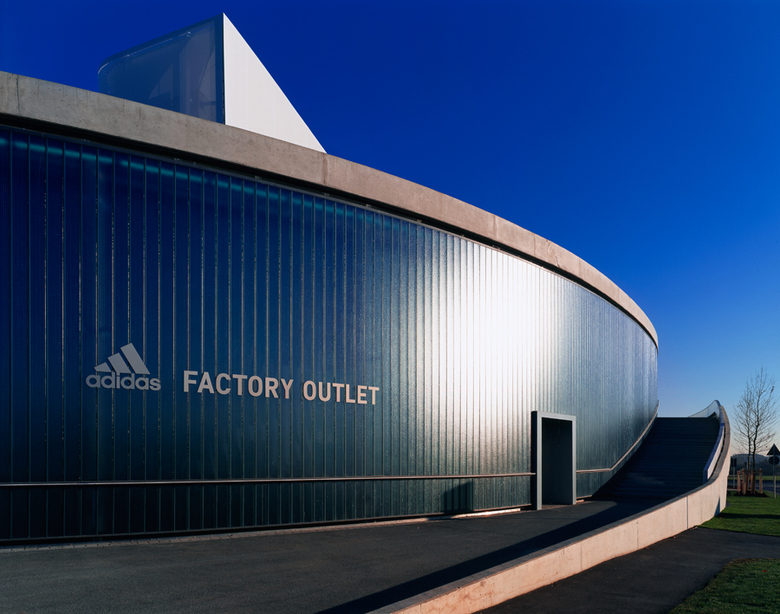 outlet factory adidas